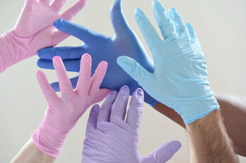 Как правильно надевать и снимать стерильные перчатки?