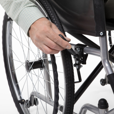 Кресло-коляска Армед H-007 пневматическое 46см