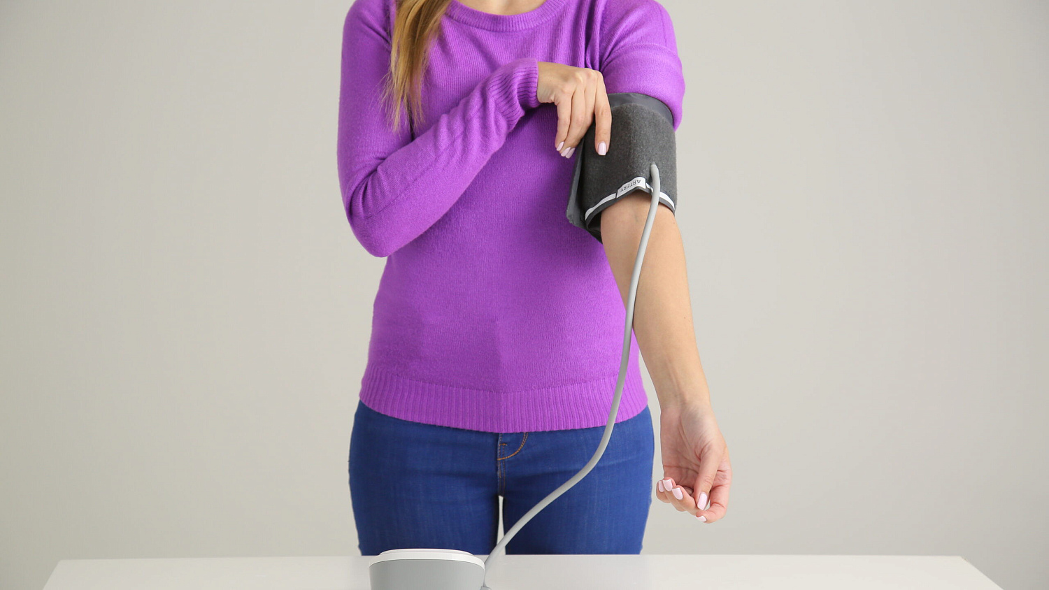 Тонометр автоматический Nissei DS-10A с адаптером манжета 22-36см